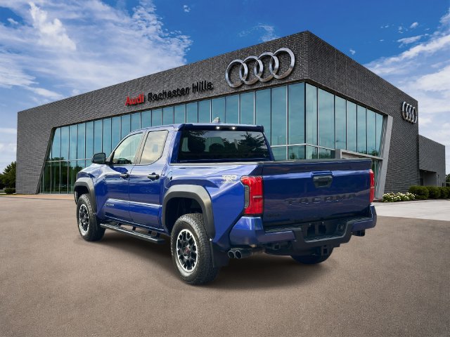 Used 2024 Toyota Tacoma TRD Off-Road AWD/4WD image 4