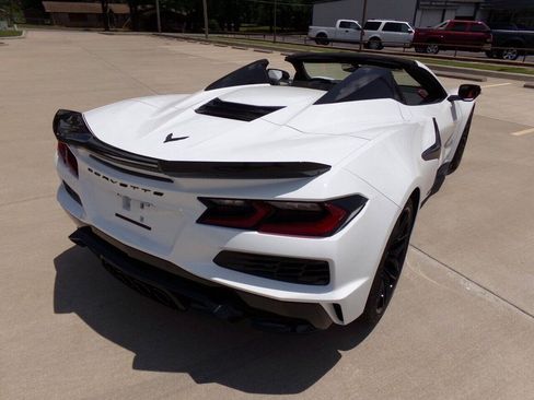 Used 2023 Chevrolet Corvette Z06 w/ Stealth Interior Trim Package RWD image 37