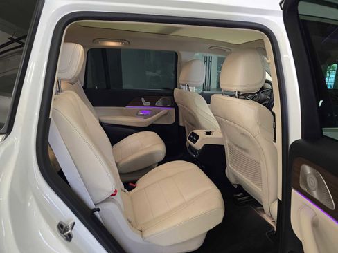 Used 2025 Mercedes-Benz GLS 450 4MATIC image 14