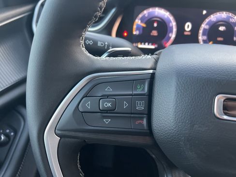 New 2025 Jeep Grand Cherokee Altitude image 25