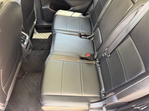 Used 2021 Volkswagen Tiguan SE w/ Panoramic Sunroof Package FWD image 24