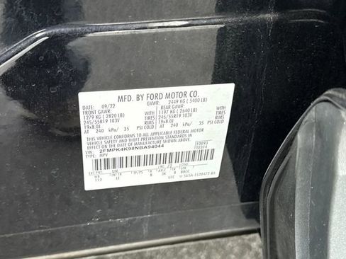 Used 2022 Ford Edge Titanium image 34