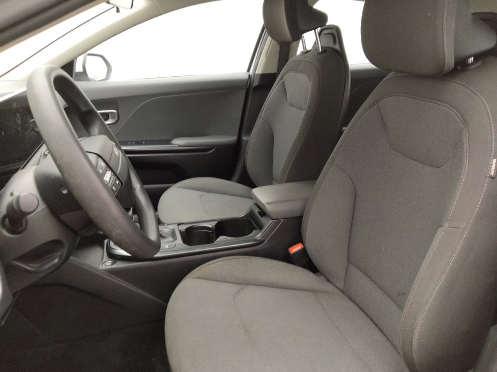 Used 2025 Kia K4 FWD image 17