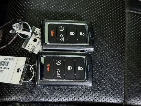 Used 2022 Jeep Wagoneer Series II w/ Premium Group I image 36