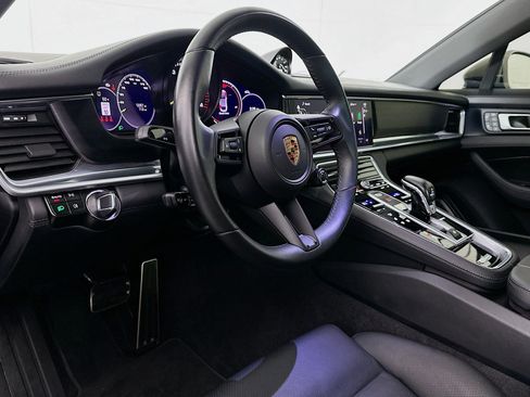 Used 2023 Porsche Panamera 4 Platinum Edition image 7