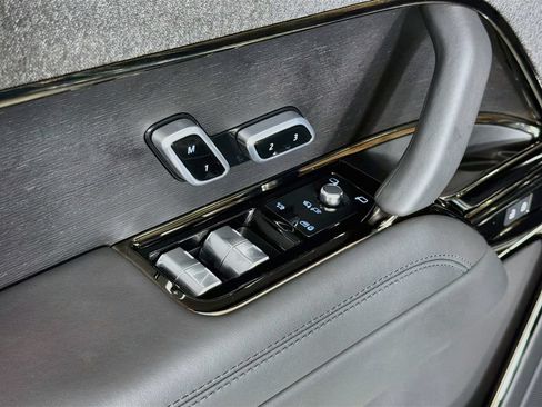 Certified 2025 Land Rover Range Rover Sport Dynamic SE AWD/4WD image 18
