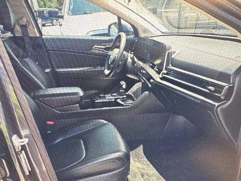 Used 2023 Kia Sportage EX FWD image 4