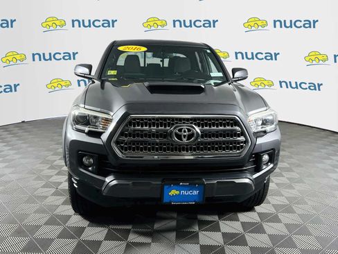 Used 2016 Toyota Tacoma TRD Sport w/ Premium & Technology Package AWD/4WD image 2