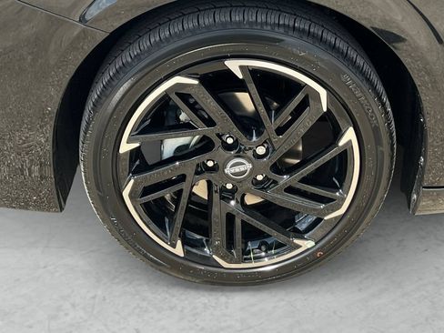 New 2026 Nissan Sentra SR w/ Floor Mat Package FWD image 24
