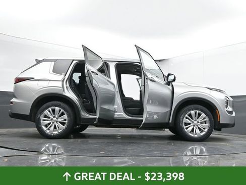 Used 2025 Mitsubishi Outlander ES image 76