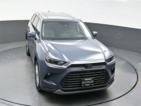 Used 2025 Toyota Grand Highlander AWD image 31