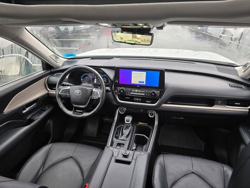 Used 2024 Toyota Grand Highlander Platinum image 15