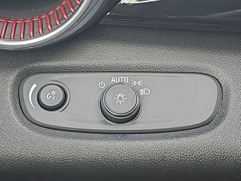 Certified 2024 Chevrolet Trax RS w/ Driver Confidence Package image 18