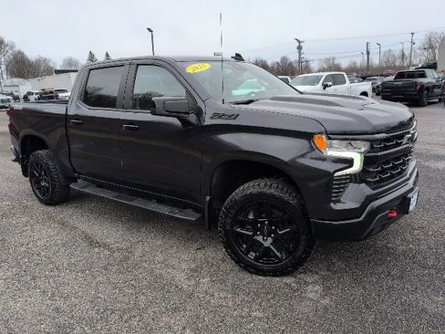 Used 2023 Chevrolet Silverado 1500 LT Trail Boss w/ LPO, Dark Essentials Package image 8