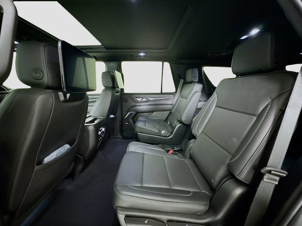 Used 2023 GMC Yukon Denali w/ Advanced Technology Package AWD/4WD image 23