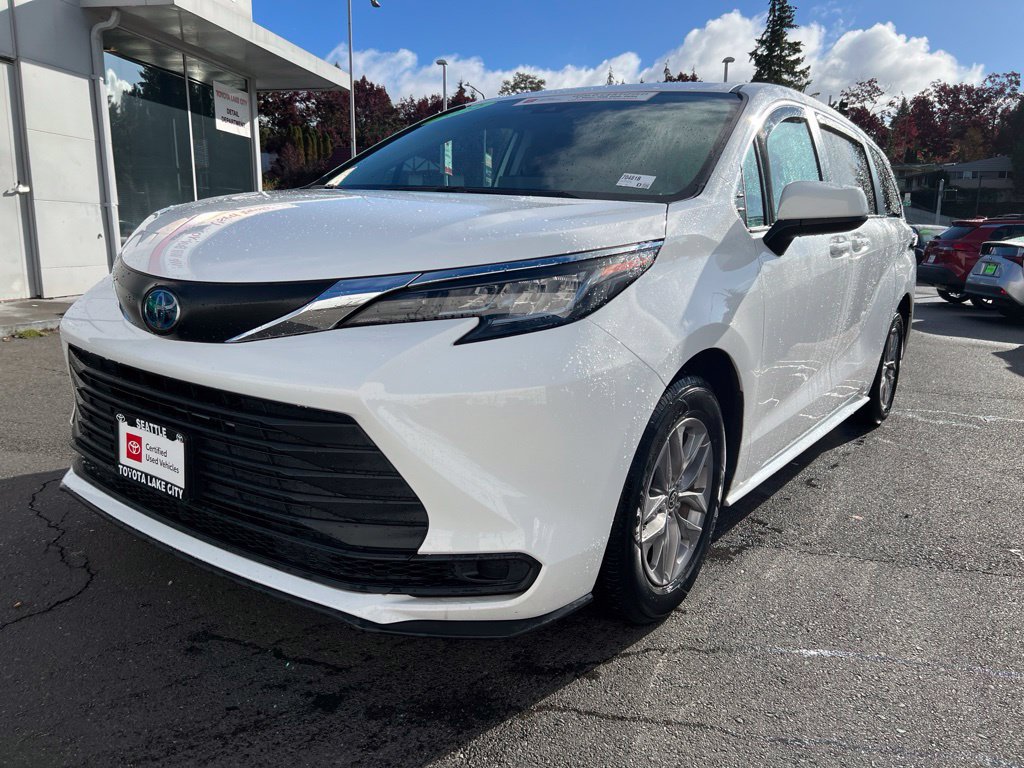 Certified 2022 Toyota Sienna LE FWD image 8
