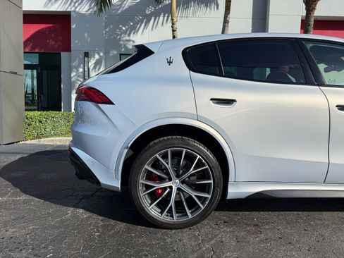 Used 2024 Maserati Grecale Trofeo image 4