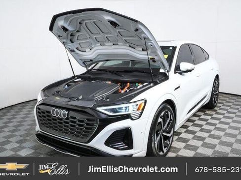 Used 2024 Audi Q8 e-tron Premium Plus w/ Premium Plus Package AWD/4WD image 35