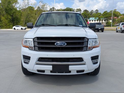 Used 2017 Ford Expedition Limited w/ Equipment Group 301A image 2