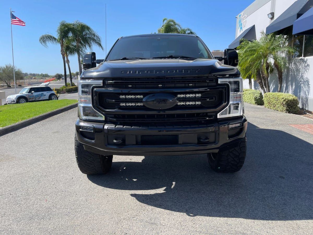 Used 2020 Ford F250 Platinum w/ FX4 Off-Road Package AWD/4WD image 2