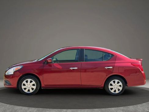 Used 2018 Nissan Versa SV image 6