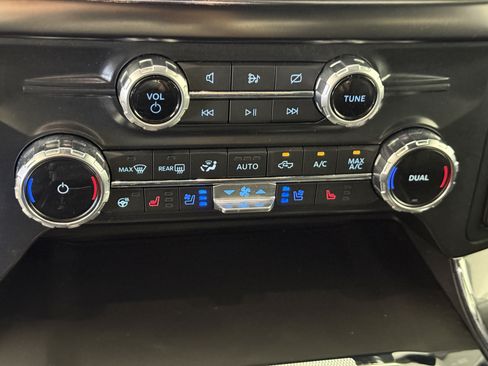 Certified 2022 Ford F150 Lariat w/ Equipment Group 502A High AWD/4WD image 22