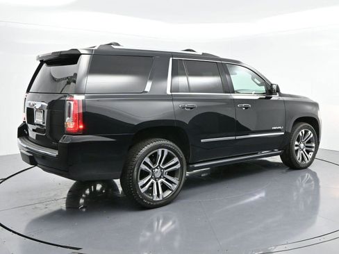 Used 2020 GMC Yukon Denali w/ Denali Premium Package image 7