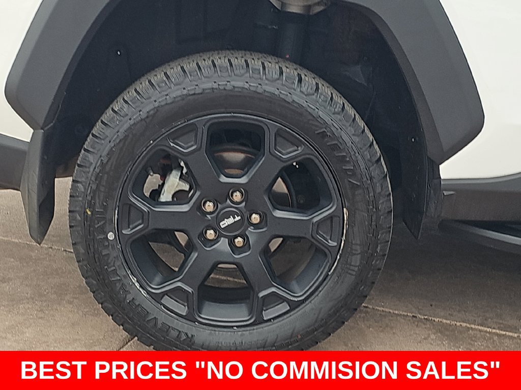 Used 2020 Toyota RAV4 TRD Off-Road AWD/4WD image 38