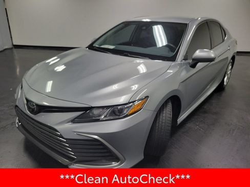 Used 2023 Toyota Camry LE FWD image 4