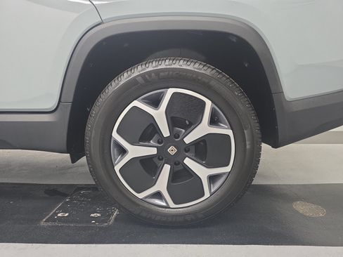 Used 2024 Rivian R1T Adventure AWD/4WD image 10