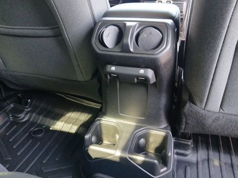 Used 2025 Jeep Gladiator Sport image 38