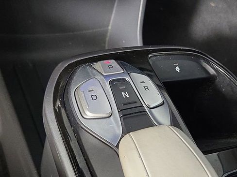 Used 2020 Hyundai Ioniq Limited image 20