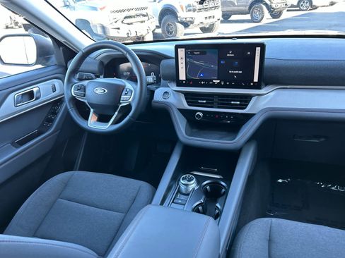 Certified 2025 Ford Explorer Active image 21