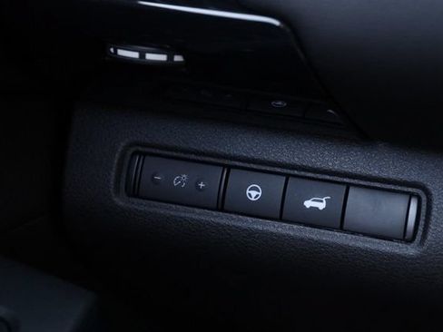 Certified 2025 Nissan Pathfinder SV AWD/4WD image 22