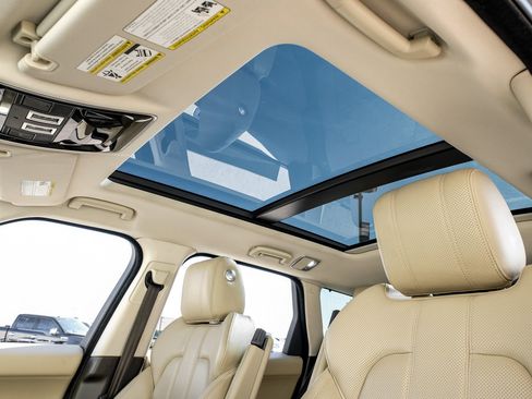 Used 2016 Land Rover Range Rover Sport Supercharged image 4