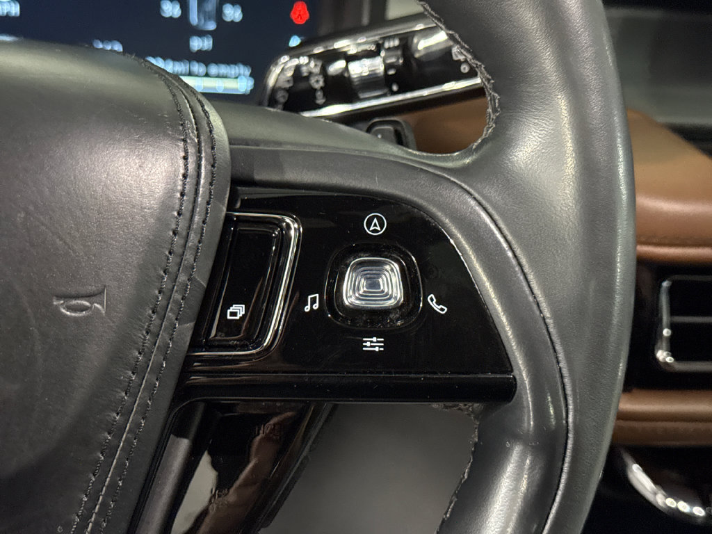Used 2023 Lincoln Aviator Reserve w/ Equipment Group 201A AWD/4WD image 14