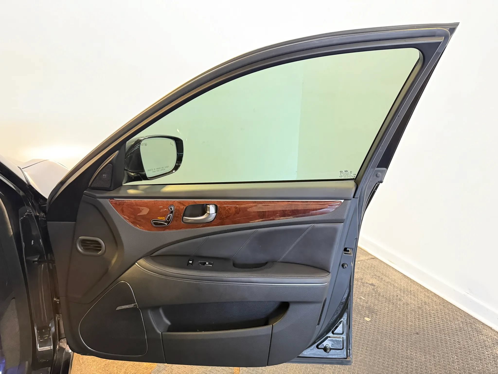 Used 2016 Hyundai Equus Ultimate RWD image 30