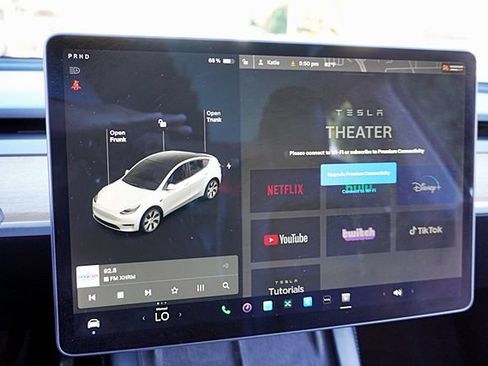 Used 2021 Tesla Model Y Long Range AWD/4WD image 38