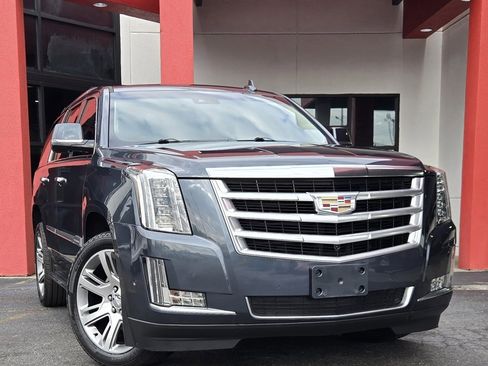 Used 2019 Cadillac Escalade Luxury image 9