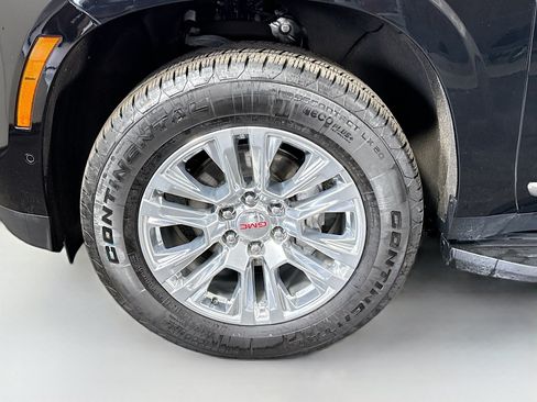 Used 2025 GMC Yukon XL Denali RWD image 38
