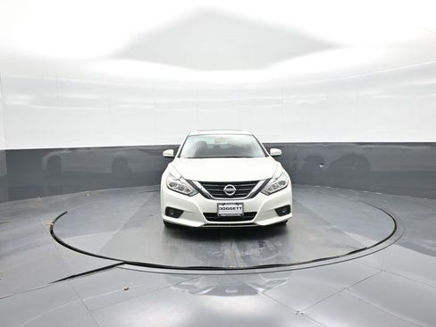 Used 2016 Nissan Altima 2.5 SL w/ 2.5 Technology Package image 13