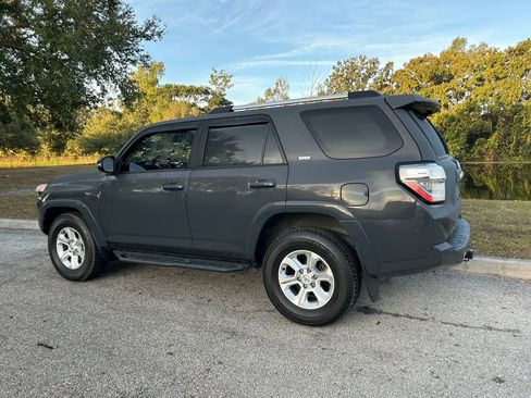 Used 2024 Toyota 4Runner SR5 Premium image 3