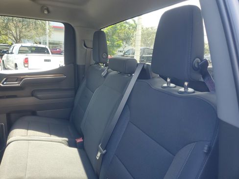 Used 2025 Chevrolet Silverado 1500 LT image 12