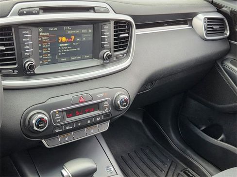 Used 2019 Kia Sorento LX w/ LX Convenience Package image 26