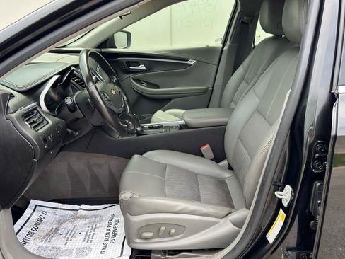 Used 2019 Chevrolet Impala LT FWD image 12