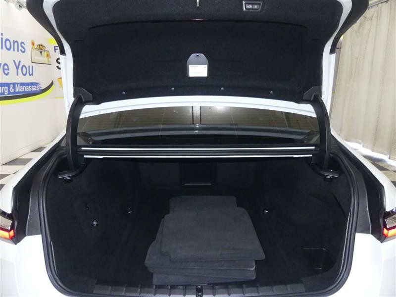 Used 2023 BMW i7 xDrive60 AWD/4WD image 39
