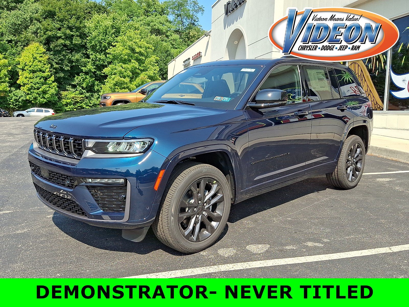 New 2026 Jeep Grand Cherokee Limited AWD/4WD image 1