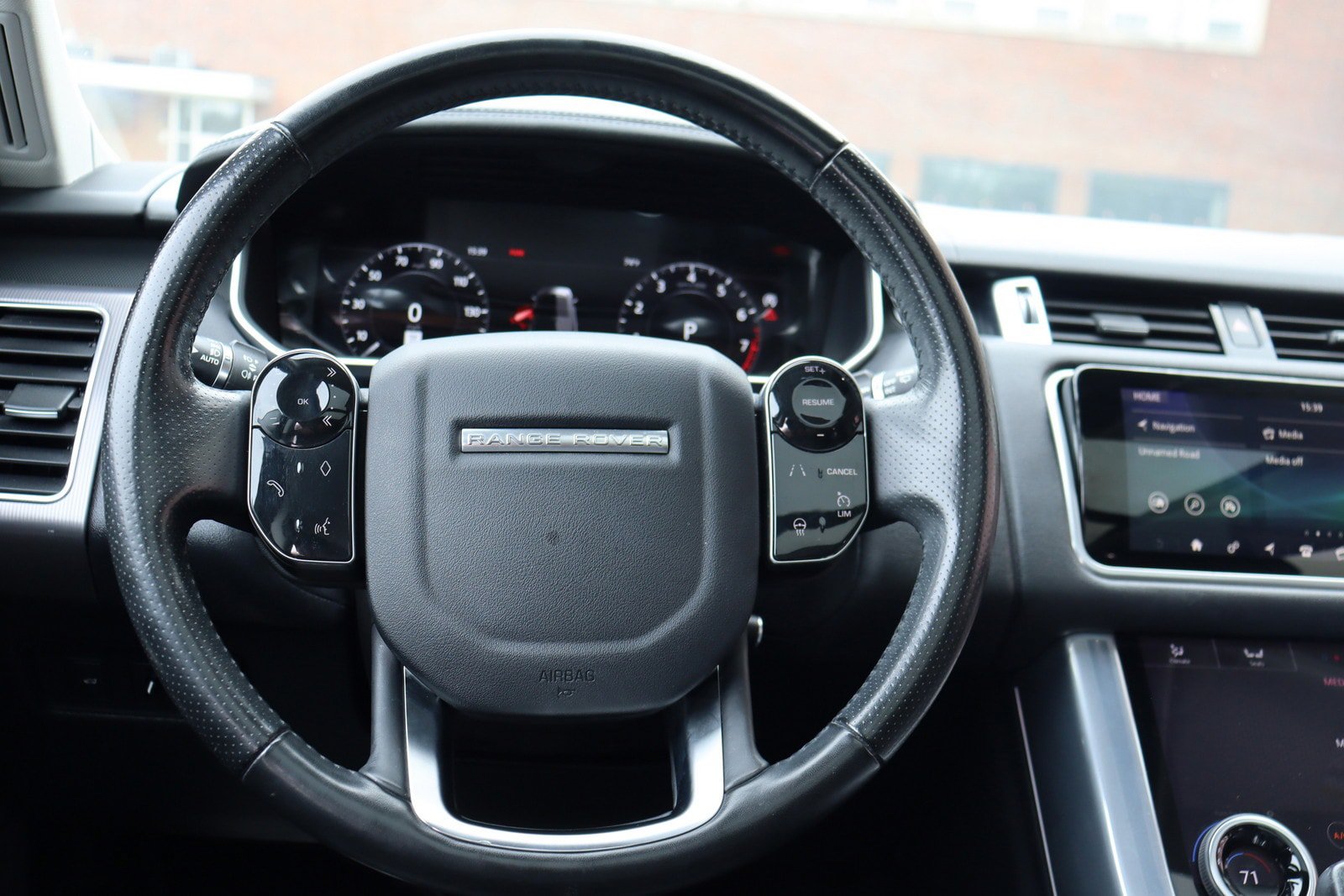 Used 2018 Land Rover Range Rover Sport HSE AWD/4WD image 24