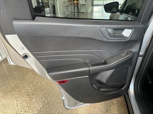 Used 2022 Ford Escape SE w/ Cold Weather Package image 41