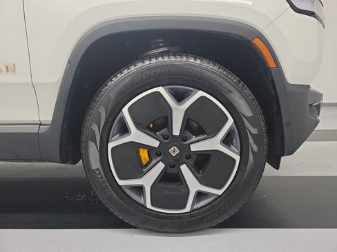 Used 2024 Rivian R1S Adventure AWD/4WD image 11